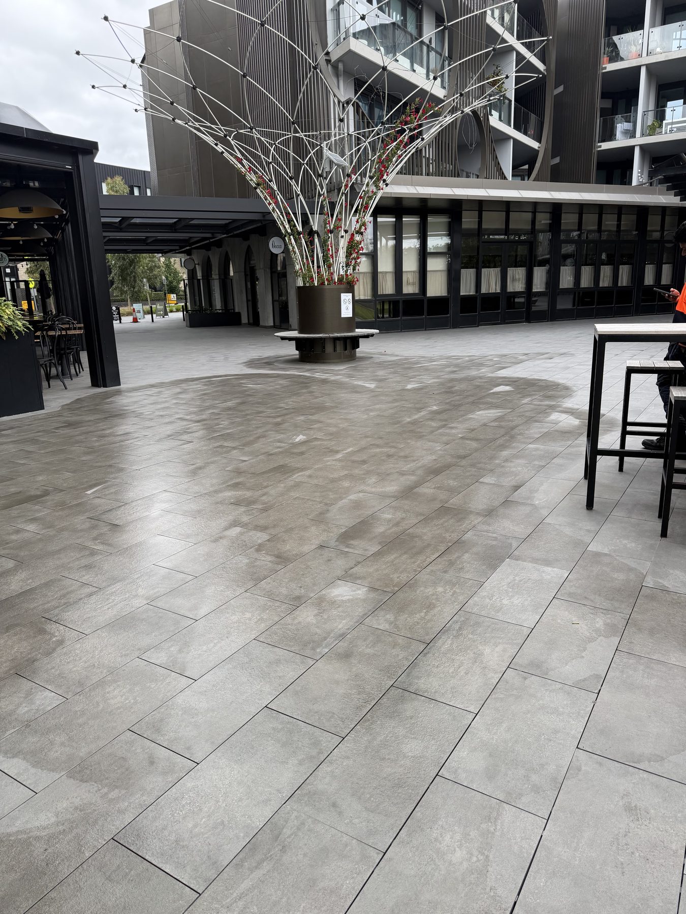 Premium courtyard plaza